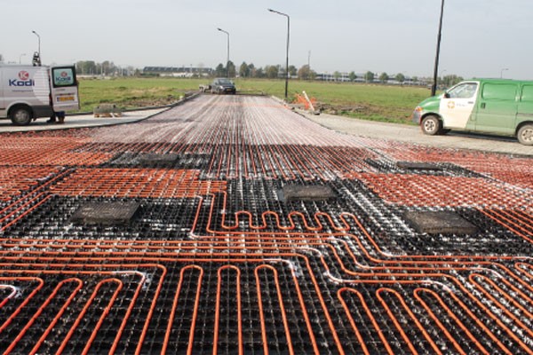 Groene-energie-via-buizenstelsel-en-asfalt-600x400