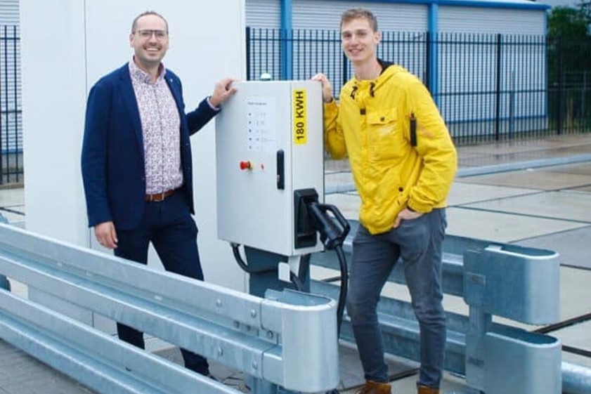 Gerard-de-Ruiter-van-Zonnegilde-staat-bij-Oegema-Transport-web