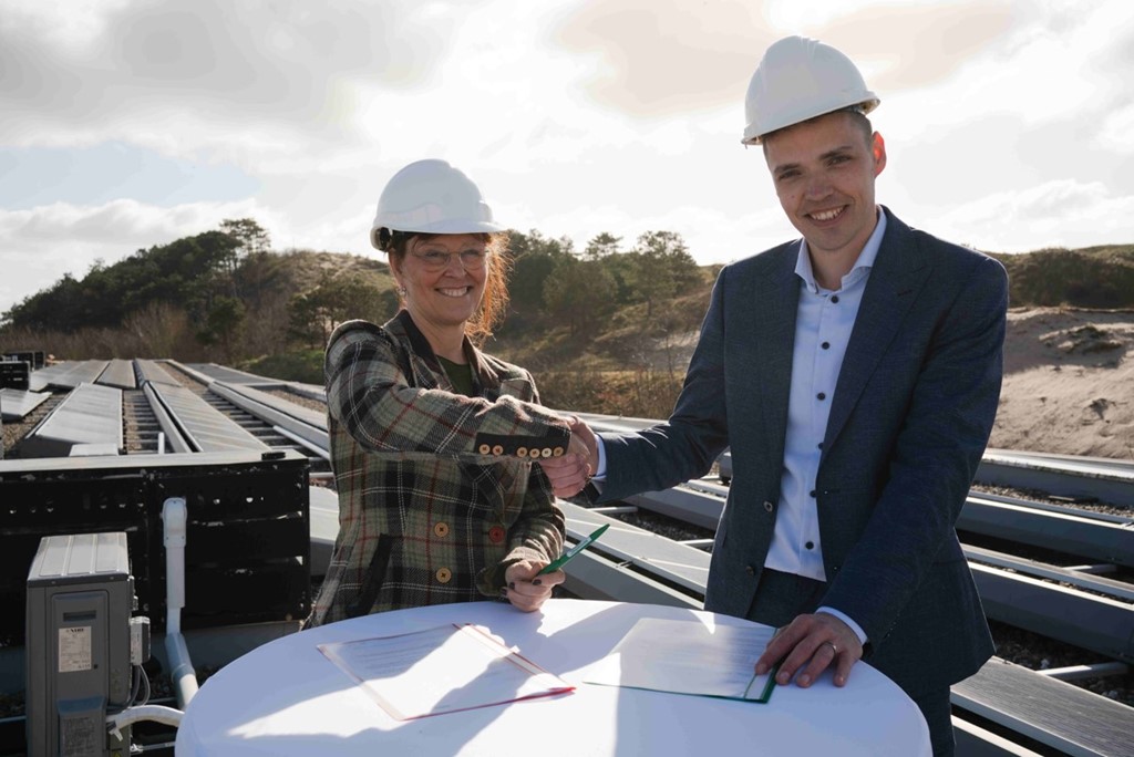 krista-walter-en-mark-koks-ondertekenen-samenwerkingsovereenkomst-web